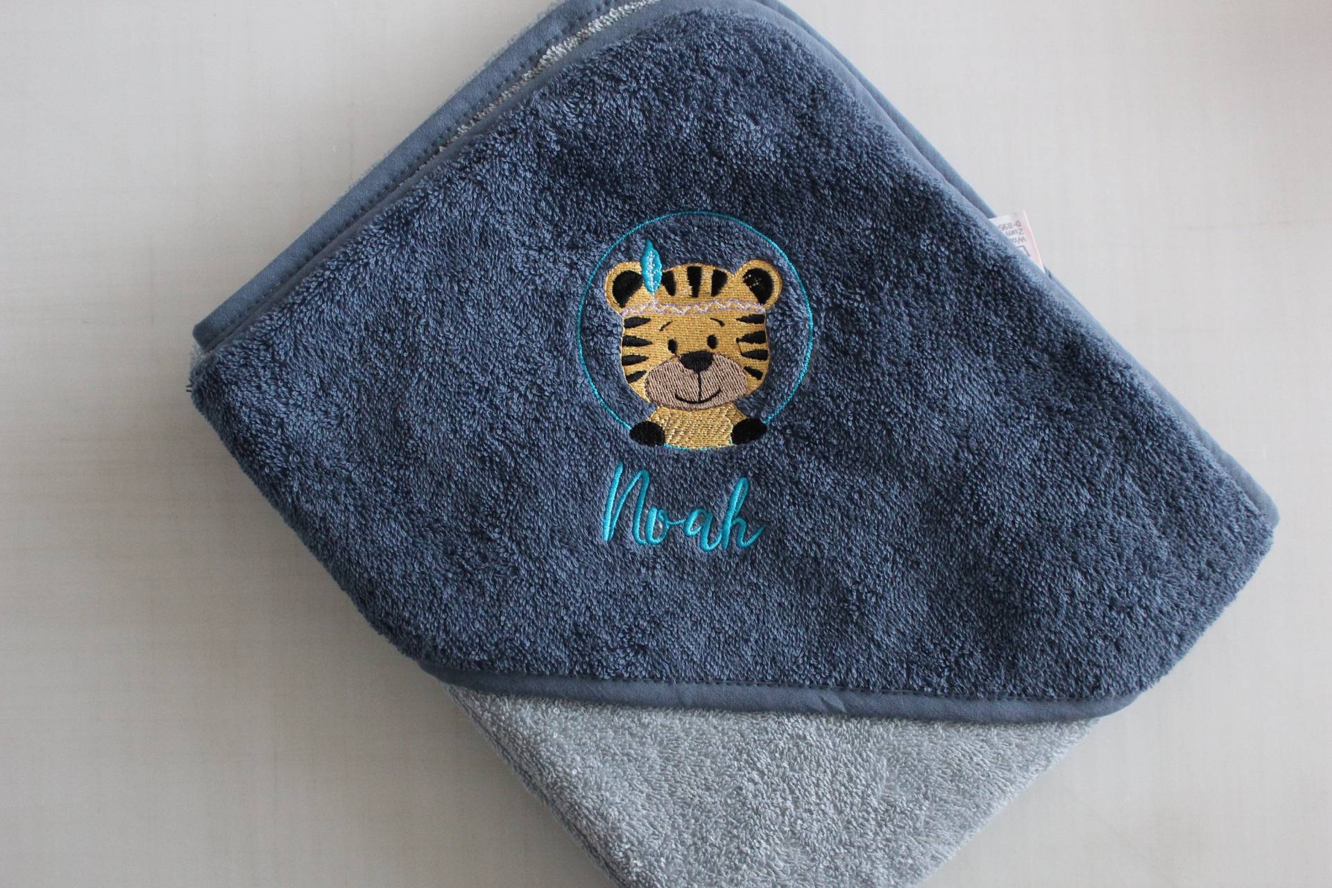 Baby Kaputzenhandtuch Mit Wunschnamen Bestickt, Taufe Geburt, Geschenk Baby Kaputzenhandtuch Mit Wunschnamen Bestickt, Taufe Geburt, Geschenk von handmadebystickgisi