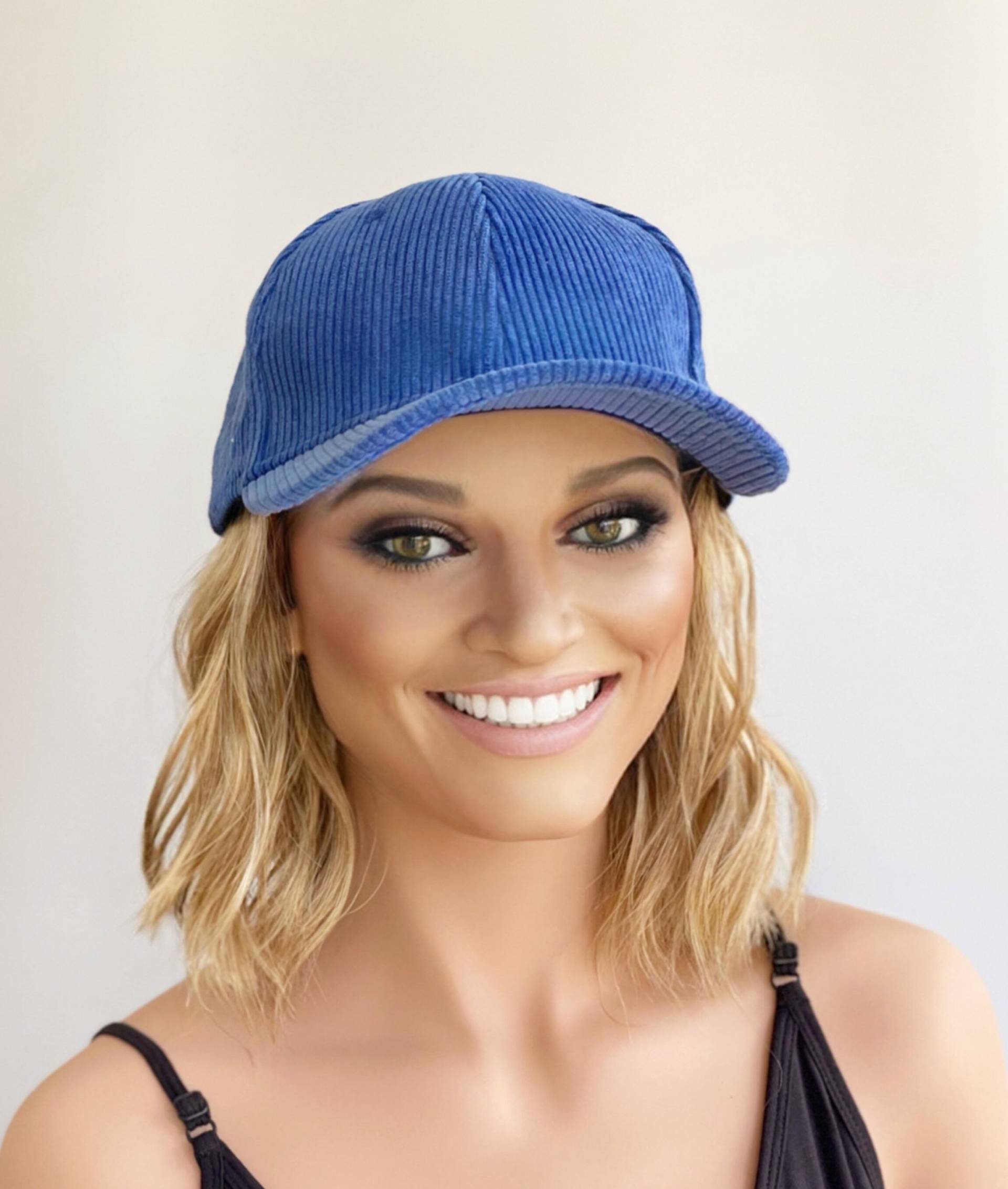 Blaue Cord-Baseballmütze Mit Kurzen Wellenförmigen Haaren Befestigt| Mütze Hut Perücke| Haaren| Huthaar von headscarvesbyciara1