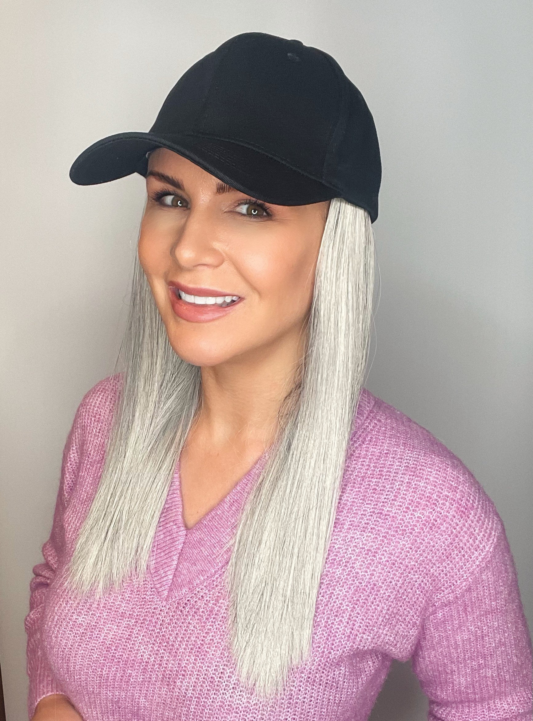 Schwarze Basecap, An Der Lange Haare Befestigt Sind Schwarze Basecap, An Der Lange Haare Befestigt Sind von headscarvesbyciara1