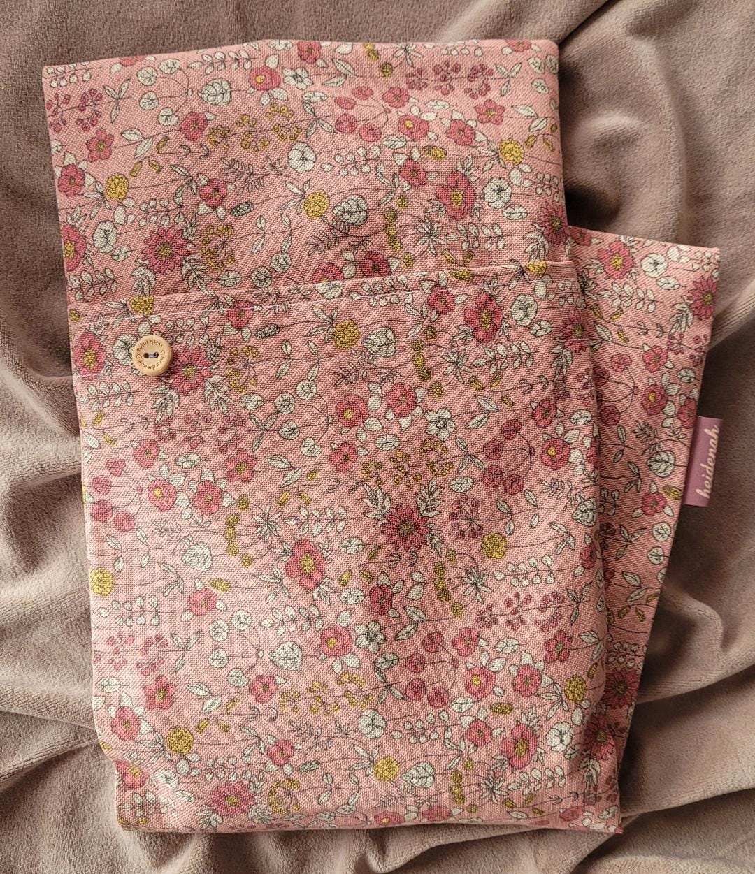 Wärmekissen Mit Bezug, Rapswärmekissen, Kühlkissen, Altrosa Blumenmeer, Therapieraps, Körnerkissen, Bezug Waschbar, Nackenkissen, Heizkissen Wärmekissen Mit Bezug, Rapswärmekissen, Kühlkissen, Altrosa Blumenmeer, Therapieraps, Körnerkissen, Bezug Waschbar, Nackenkissen, Heizkissen von heidenah