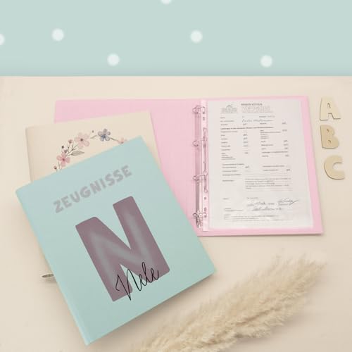Zeugnismappe A4 personalisiert, Ringordner mit Namen, Leinen-Ordner für Schulzeugnisse, Geschenk Einschulung Mädchen & Jungen, Schulordner (Buchstabe Rosa, Mint, Standard) von hellomini