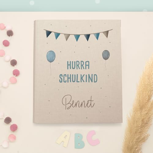 Zeugnismappe A4 personalisiert, Ringordner mit Namen, Leinen-Ordner für Schulzeugnisse, Geschenk Einschulung Mädchen & Jungen, Schulordner (Hurra Schulkind Blau, Creme, Standard) von hellomini