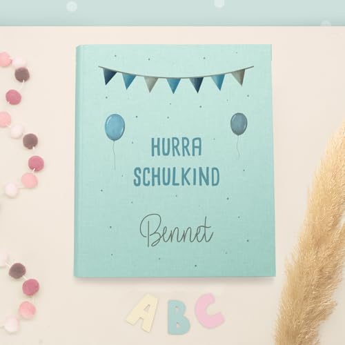 Zeugnismappe A4 personalisiert, Ringordner mit Namen, Leinen-Ordner für Schulzeugnisse, Geschenk Einschulung Mädchen & Jungen, Schulordner (Hurra Schulkind Blau, Mint, Standard) von hellomini