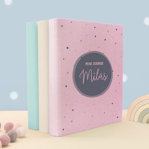 Zeugnismappe A4 personalisiert, Ringordner mit Namen, Leinen-Ordner für Schulzeugnisse, Geschenk Einschulung Mädchen & Jungen, Schulordner (Kreis Blau, Rosa, Standard) von hellomini
