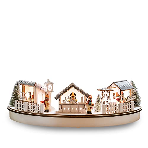 hellum LED Holz-Weihnachtsmarkt-Szenerie im Halbkreis, mit 6h-Timer, 1 LED, warmweiß, Ø ca. 39cm, batteriebetrieben (2x AA, nicht enthalten), innen IP20, Dekoration, Weihnachtsdekoration, 524604 von hellum