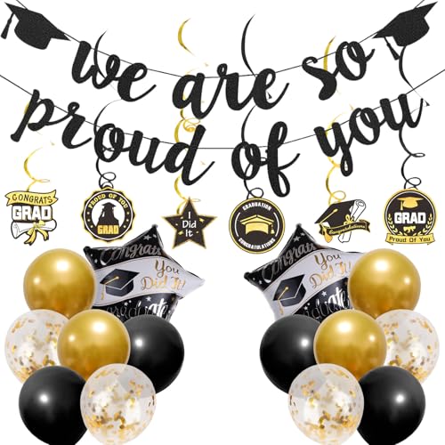 Abschlussdekorationen "We Are So Proud Of You" Schwarz und Gold Luftballons Banner und hängende Wirbel für Klasse 2025 von iwiio