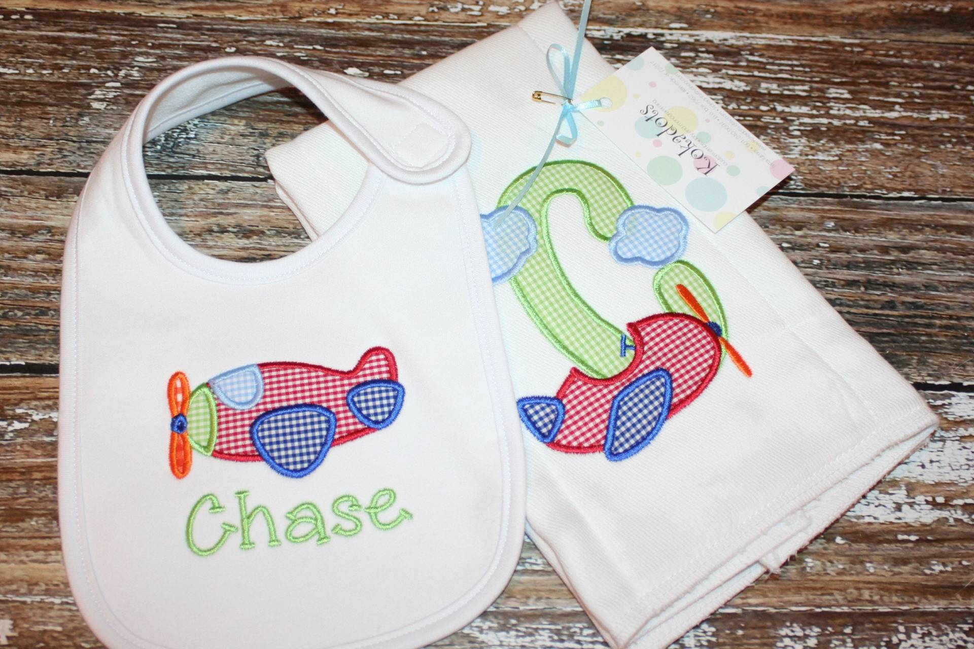 Personalisierte Spucktuch Lätzchen, Flugzeug Und Initial Applikation Spucktuch, Monogramm Jungen Lätzchen Personalisierte Spucktuch Lätzchen, Flugzeug Und Initial Applikation Spucktuch, Monogramm Jungen Lätzchen von kokadots