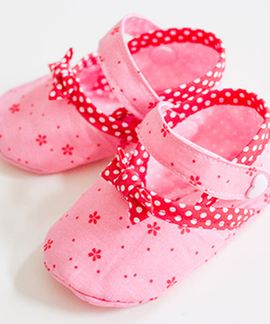 Babyschuhe mit Riemchen Babyschuhe mit Riemchen von kreativlabor Berlin