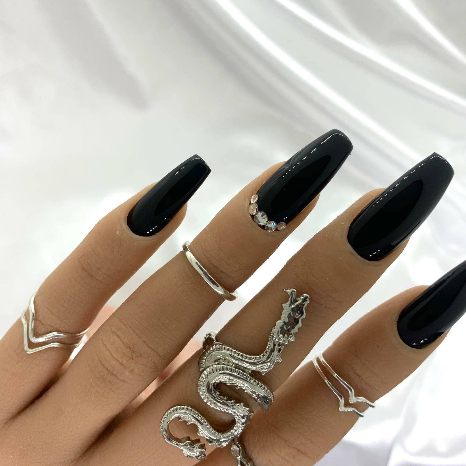 Maleficent - Press On Nails Nägel Kunstnägel Aufklebnägel Fake Gel in Schwarz Mit Swarowski Steinchen Akzentnagel Glänzend Maleficent - Press On Nails Nägel Kunstnägel Aufklebnägel Fake Gel in Schwarz Mit Swarowski Steinchen Akzentnagel Glänzend von lunevillage