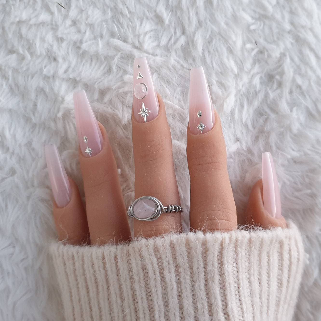 Rose Quarz Silber - Press On Nails Nägel Kunstnägel Fake in Milky Rosa Mit Rosenquarz Kristalle Und Swarowski Silbernen Akzenten Rose Quarz Silber - Press On Nails Nägel Kunstnägel Fake in Milky Rosa Mit Rosenquarz Kristalle Und Swarowski Silbernen Akzenten von lunevillage