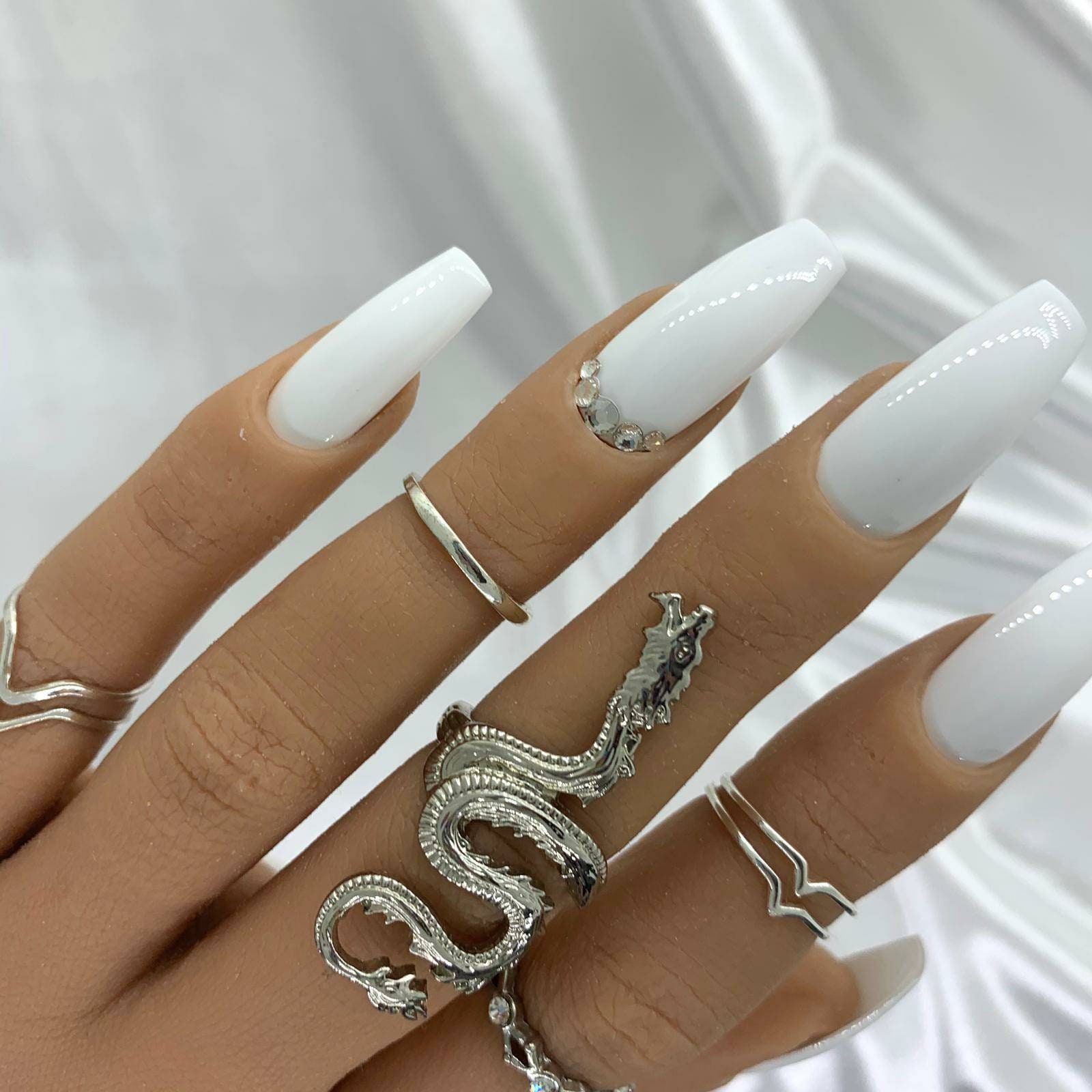 Snow White - Weiße Press On Nails Nägel Kunstnägel Aufklebnägel Fake Gel Mit Swarowski Steinchen Glänzend Weiss Glossy Strass Snow White - Weiße Press On Nails Nägel Kunstnägel Aufklebnägel Fake Gel Mit Swarowski Steinchen Glänzend Weiss Glossy Strass von lunevillage