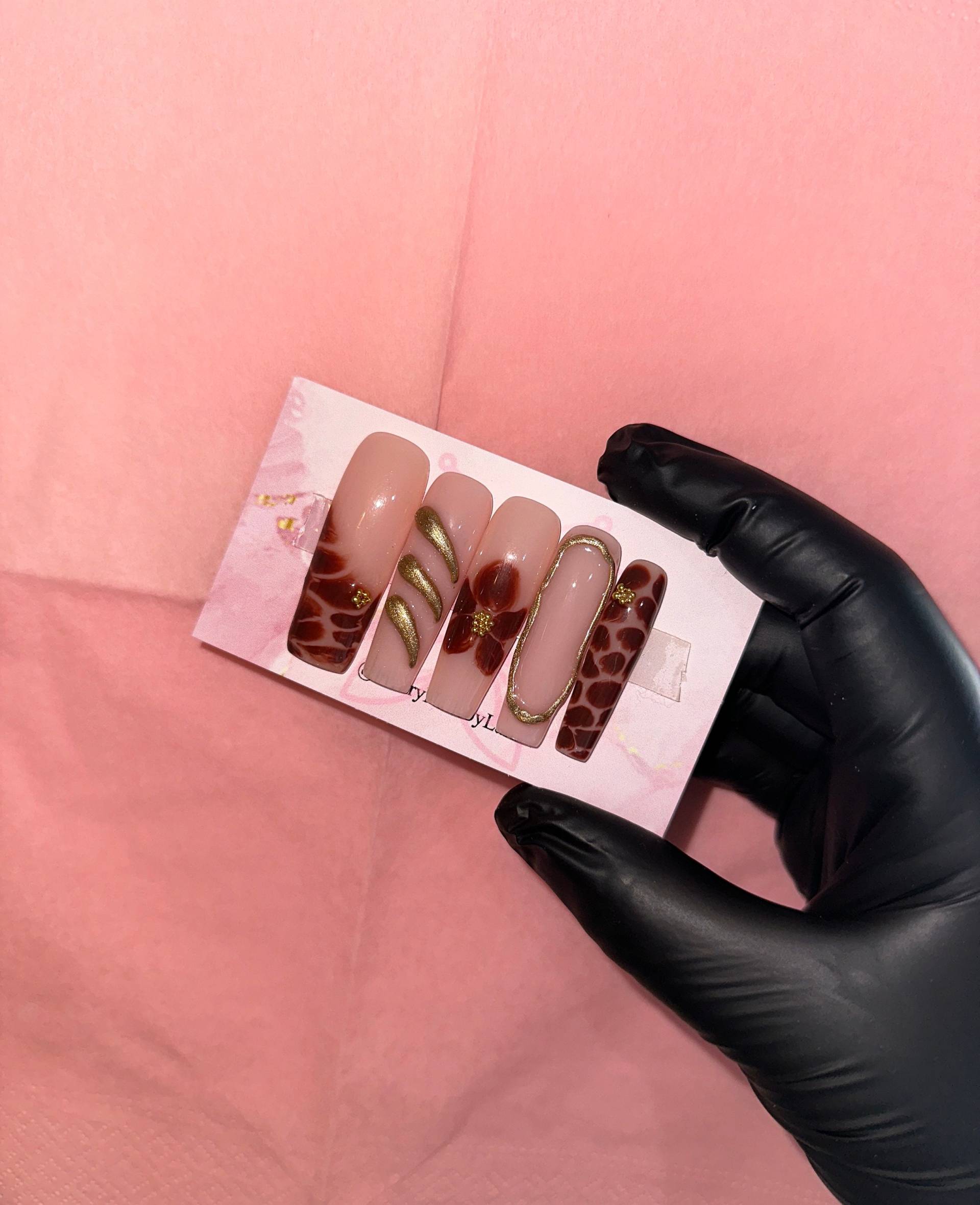 Press On Nails | Golden Leo 10 Stück Press On Nails | Golden Leo 10 Stück von luxurynailsbylara