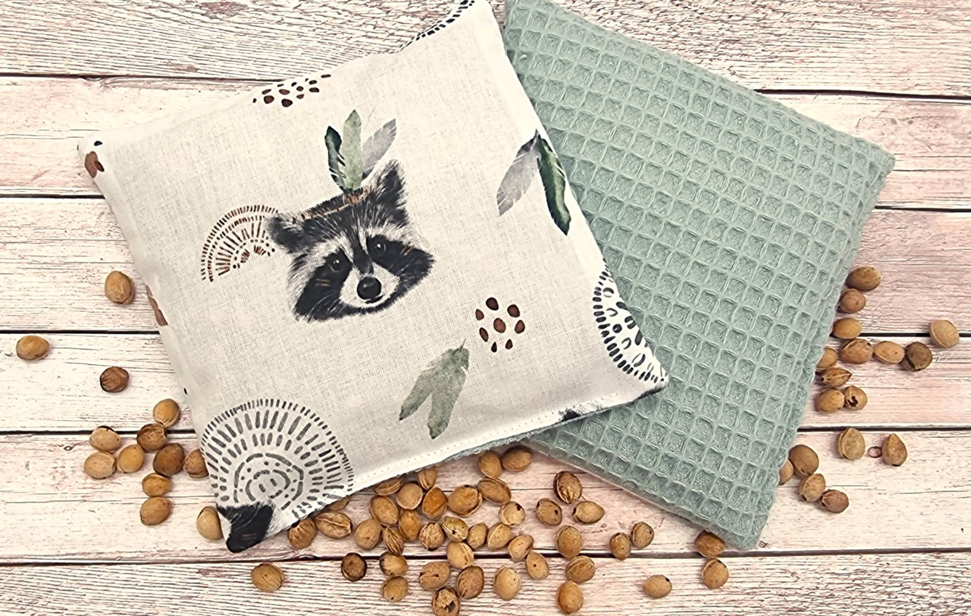 Kirschkernkissen Personalisiert/Geburtsgeschenk Für Kinder, Wärmekissen 14x14cm/Geschenk Zur Taufe Mit Namen/Geschenk Namen, Waschbär Kirschkernkissen Personalisiert/Geburtsgeschenk Für Kinder, Wärmekissen 14x14cm/Geschenk Zur Taufe Mit Namen/Geschenk Namen, Waschbär von madebyJarka