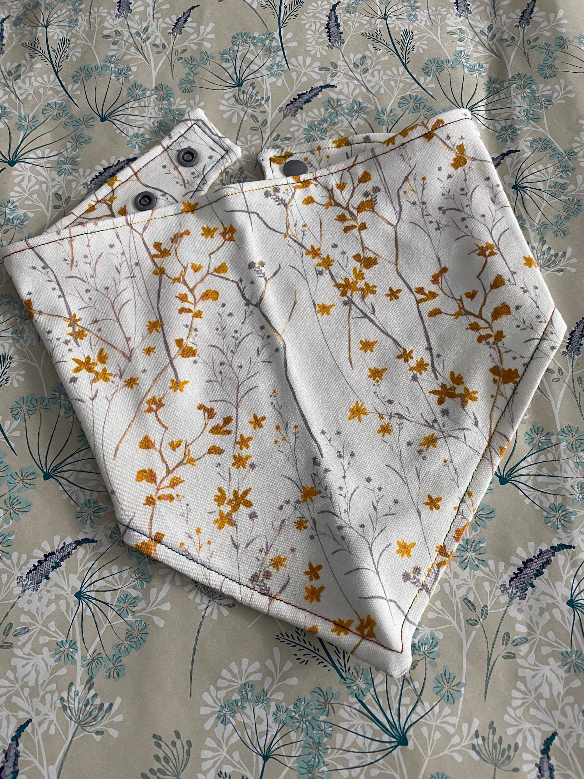 Halstuch Kinder Dreieck Sterne Größenverstellbar Beidseitig Wenden Druckknopf Kids Baby Floral Blumen Halstuch Kinder Dreieck Sterne Größenverstellbar Beidseitig Wenden Druckknopf Kids Baby Floral Blumen von madebymelkle
