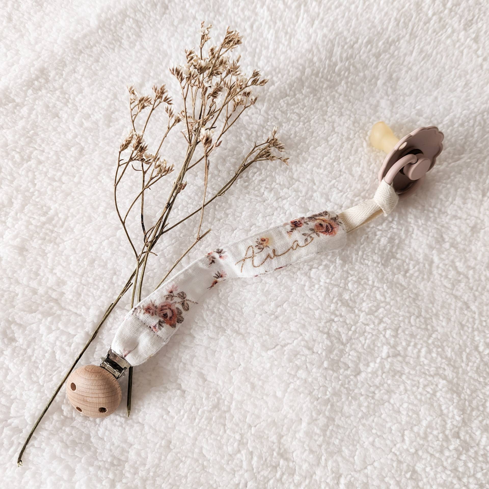 Personalisierter Baby-Schnullerclip Personalisierter Baby-Schnullerclip von manyminimilky