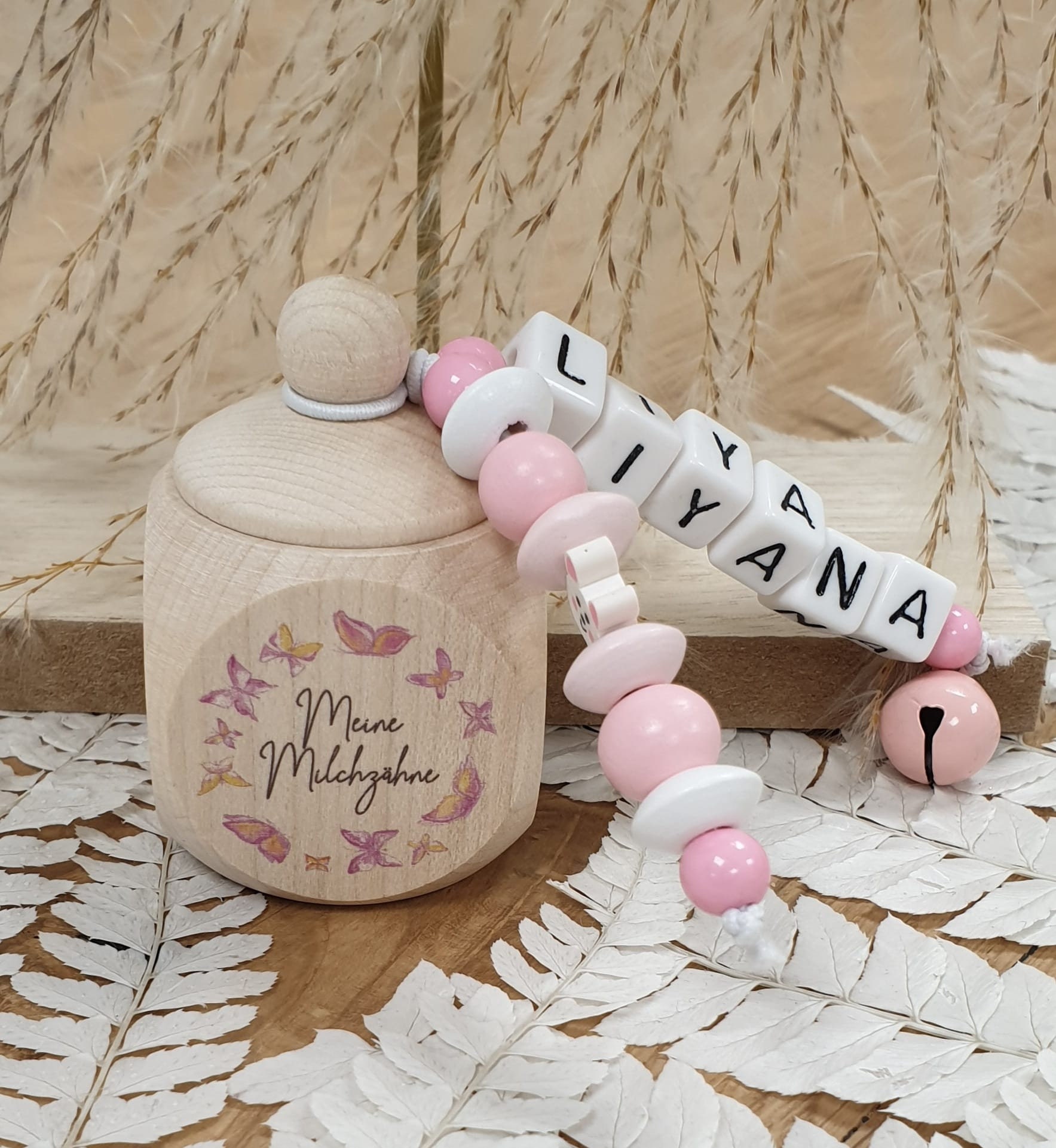 Zahndose Aus Holz Schmeeterlinge - Personalisiert Zur Aufbewahrung Der Milchzähne Zahndose Aus Holz Schmeeterlinge - Personalisiert Zur Aufbewahrung Der Milchzähne von meinkerzenshop