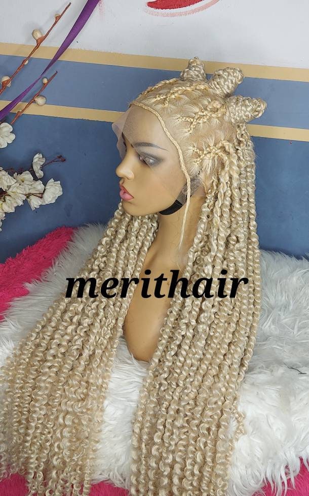 Blonde Criss Cross Passiontwist Perücke Frontlace Spitze Vorne Faux Locks Cornrow Göttin Locken Geflochtene Perücken Für Schwarze Frauen von merithairs