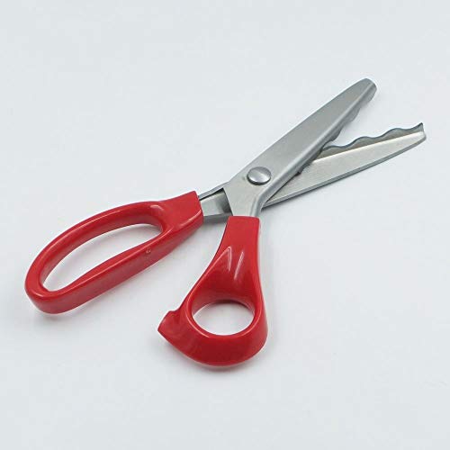 Eine gewellte 18 mm Schneiderschere, Zickzackschere, Schere. Eine gewellte 18 mm Schneiderschere, Zickzackschere, Schere. von micoshop