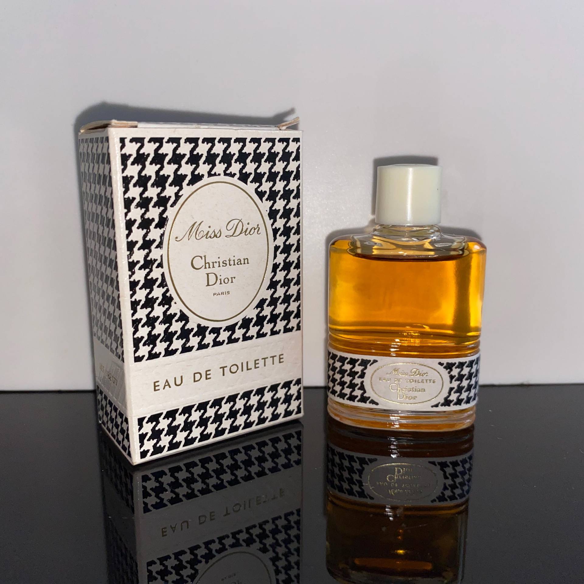 M I S D O R Kollektion Extrem Rares "Must Have" - Eau De Toilette Rar 10 Ml Vintage Mit Box Perfekter Zustand Siehe Foto M I S D O R Kollektion Extrem Rares "Must Have" - Eau De Toilette Rar 10 Ml Vintage Mit Box Perfekter Zustand Siehe Foto von miniperfumes