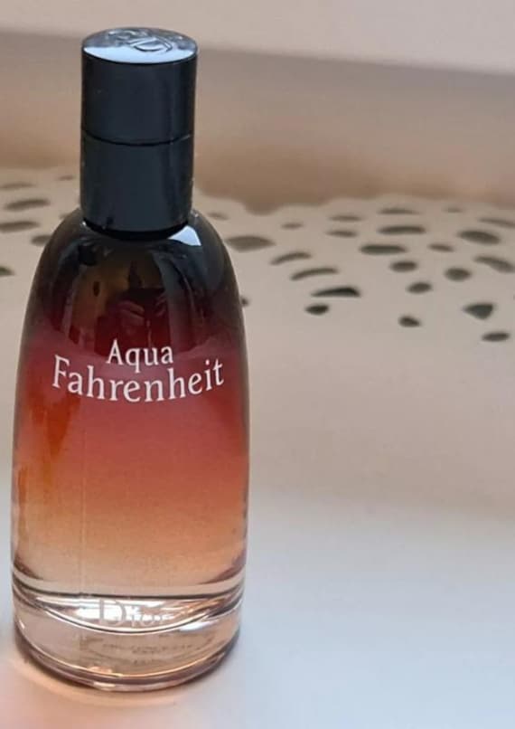 Sammler Flasche D I O R Fahrenheit Aqua - Eau De Toilette 10 Ml Vintage Must Have Sammlerstück Selten Sammlerstück, Weihnachtsgeschenk Männer Sammler Flasche D I O R Fahrenheit Aqua - Eau De Toilette 10 Ml Vintage Must Have Sammlerstück Selten Sammlerstück, Weihnachtsgeschenk Männer von miniperfumes