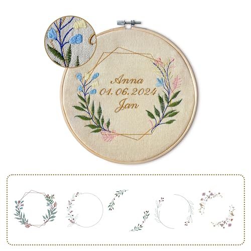 my STITCHERY Stickrahmen mit Namen und Datum bestickt - Personalisiertes Geschenk zur Hochzeit oder Verlobung (Beige) von my STITCHERY
