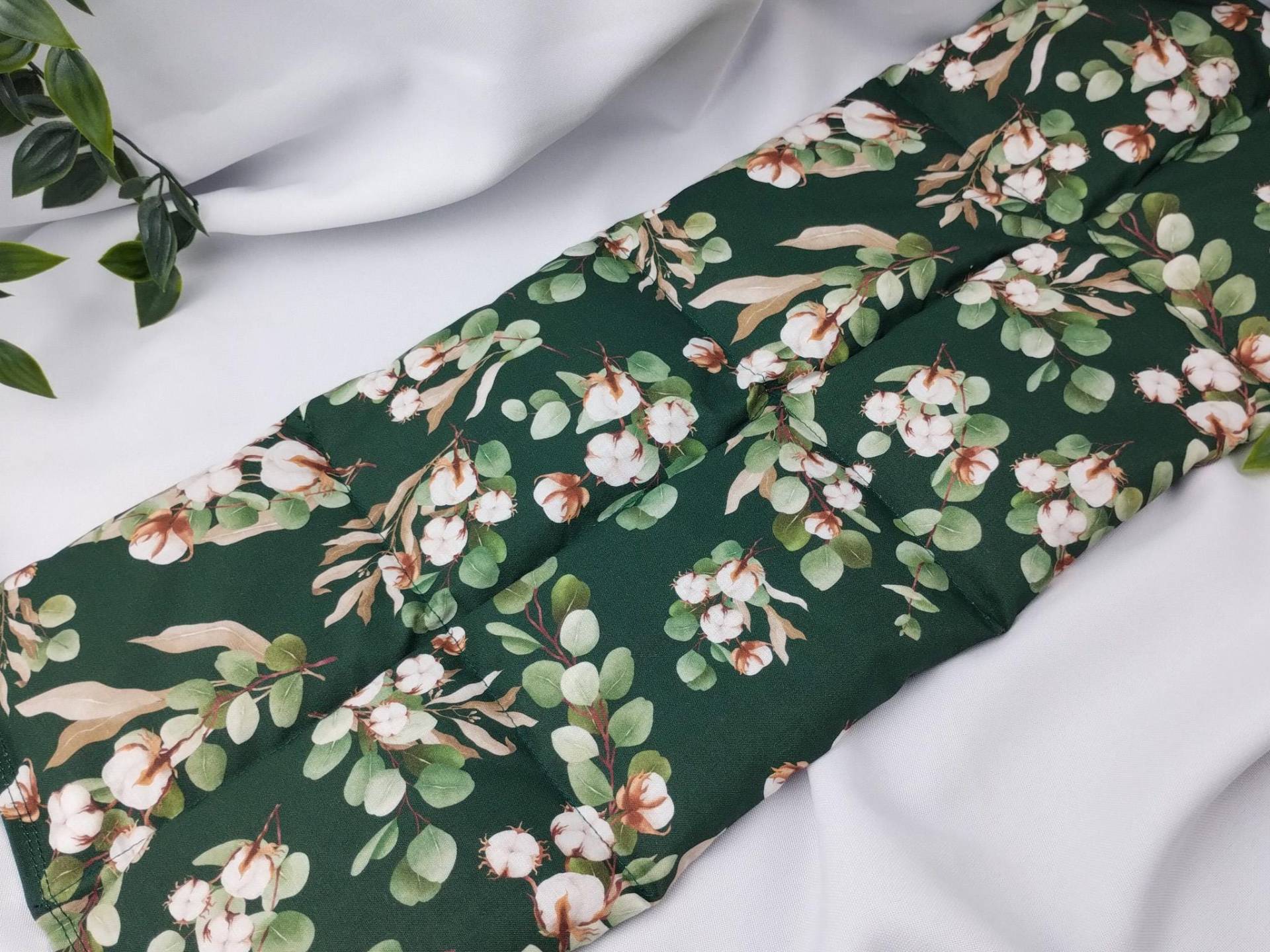 Dinkel- Wärmekissen in Unterschiedlichen Größen Und Wahlweise Einem Bezug - Motiv Grüner Eucalyptus Dinkel- Wärmekissen in Unterschiedlichen Größen Und Wahlweise Einem Bezug - Motiv Grüner Eucalyptus von nadelundholz