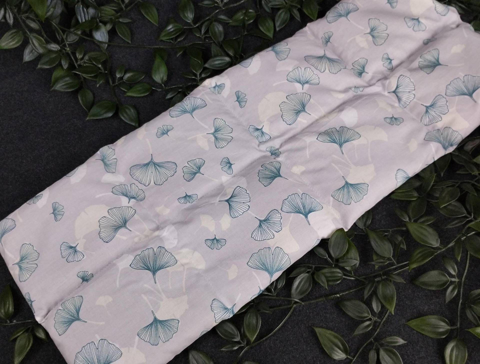 Körnerkissen Xxl in 3 Größen - 25X20 Bis 75X20cm Und Wahlweise Mit Lavendel Ginkgo Grau Körnerkissen Xxl in 3 Größen - 25X20 Bis 75X20cm Und Wahlweise Mit Lavendel Ginkgo Grau von nadelundholz