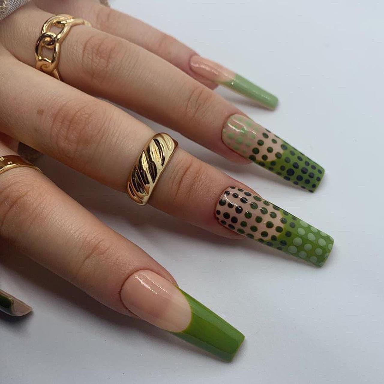 Grünes Polka-Dot French Tip Press On Nails | Handgemalte Wiederverwendbare Gelnägel von nailsbymonicazx
