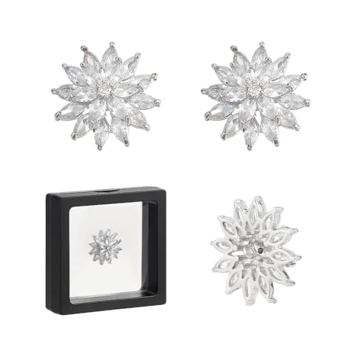 NBEADS 4 Stk. Silber Strass Knöpfe, 2.15cm 1-Loch Micro Pave klar Cubic Zirkonia Blume Schaft Knöpfe mit Box für Kleidung Dekoration und DIY NBEADS 4 Stk. Silber Strass Knöpfe, 2.15cm 1-Loch Micro Pave klar Cubic Zirkonia Blume Schaft Knöpfe mit Box für Kleidung Dekoration und DIY von nbeads