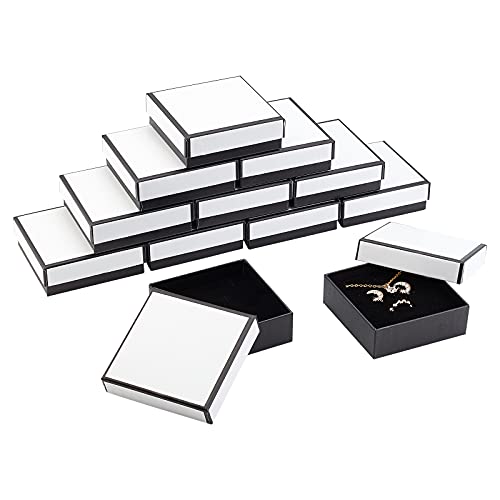 NBEADS 16 Stück Karton Schmuckschatullen, White Paper Boxen Set Geschenkboxen Mit Schwammmatte Für Armband Halskette Ohrring Anhänger Schmuck, 9.1x9.1x3.2 cm NBEADS 16 Stück Karton Schmuckschatullen, White Paper Boxen Set Geschenkboxen Mit Schwammmatte Für Armband Halskette Ohrring Anhänger Schmuck, 9.1x9.1x3.2 cm von nbeads