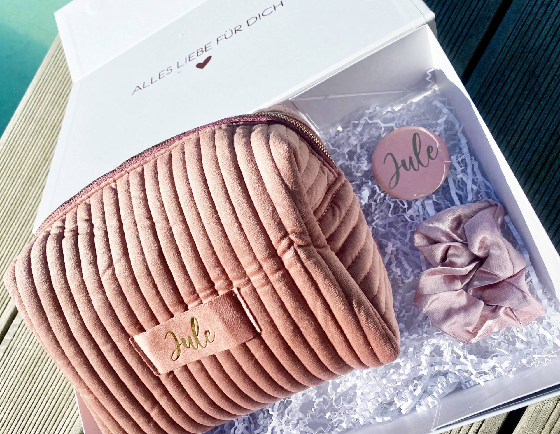 Personalisierte Geschenkbox Mit Magnetverschluss/Kosmetiktasche Samt + Scrunchy Spiegel Weihnachten Geburtstag Geschenkset Gold Personalisierte Geschenkbox Mit Magnetverschluss/Kosmetiktasche Samt + Scrunchy Spiegel Weihnachten Geburtstag Geschenkset Gold von nelous