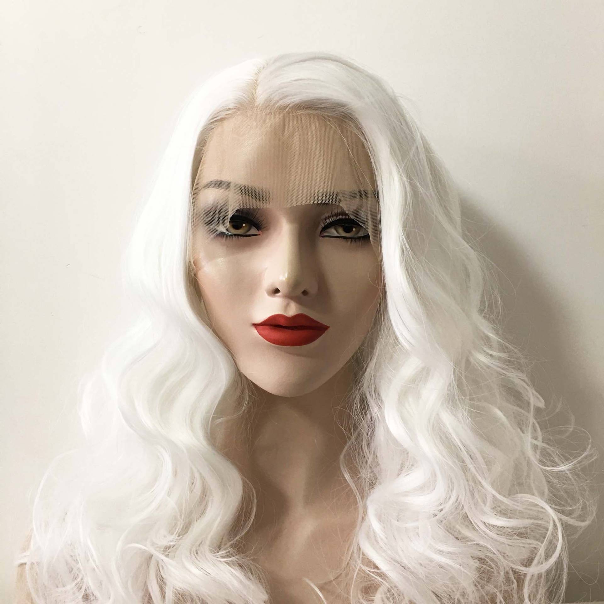 Weiße Spitze Vorne Perücke Für Weiße Frauen Schneewittchen Lockige Lange Haare Gewellt Natürlich Aussehende Frontal Glueless Seitenteil 16 Zoll Weiße Spitze Vorne Perücke Für Weiße Frauen Schneewittchen Lockige Lange Haare Gewellt Natürlich Aussehende Frontal Glueless Seitenteil 16 Zoll von nevermindyrhead