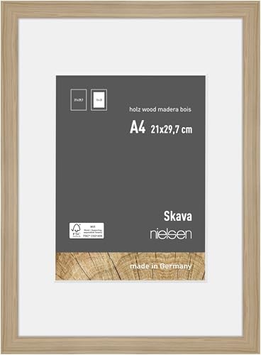 nielsen Bilderrahmen mit Passepartout, 21 x 29,7 cm (A4), Holz, Eiche, Dokumentenrahmen zum Aufhängen im Hoch- & Querformat, Echtglas, Skava nielsen Bilderrahmen mit Passepartout, 21 x 29,7 cm (A4), Holz, Eiche, Dokumentenrahmen zum Aufhängen im Hoch- & Querformat, Echtglas, Skava von nielsen