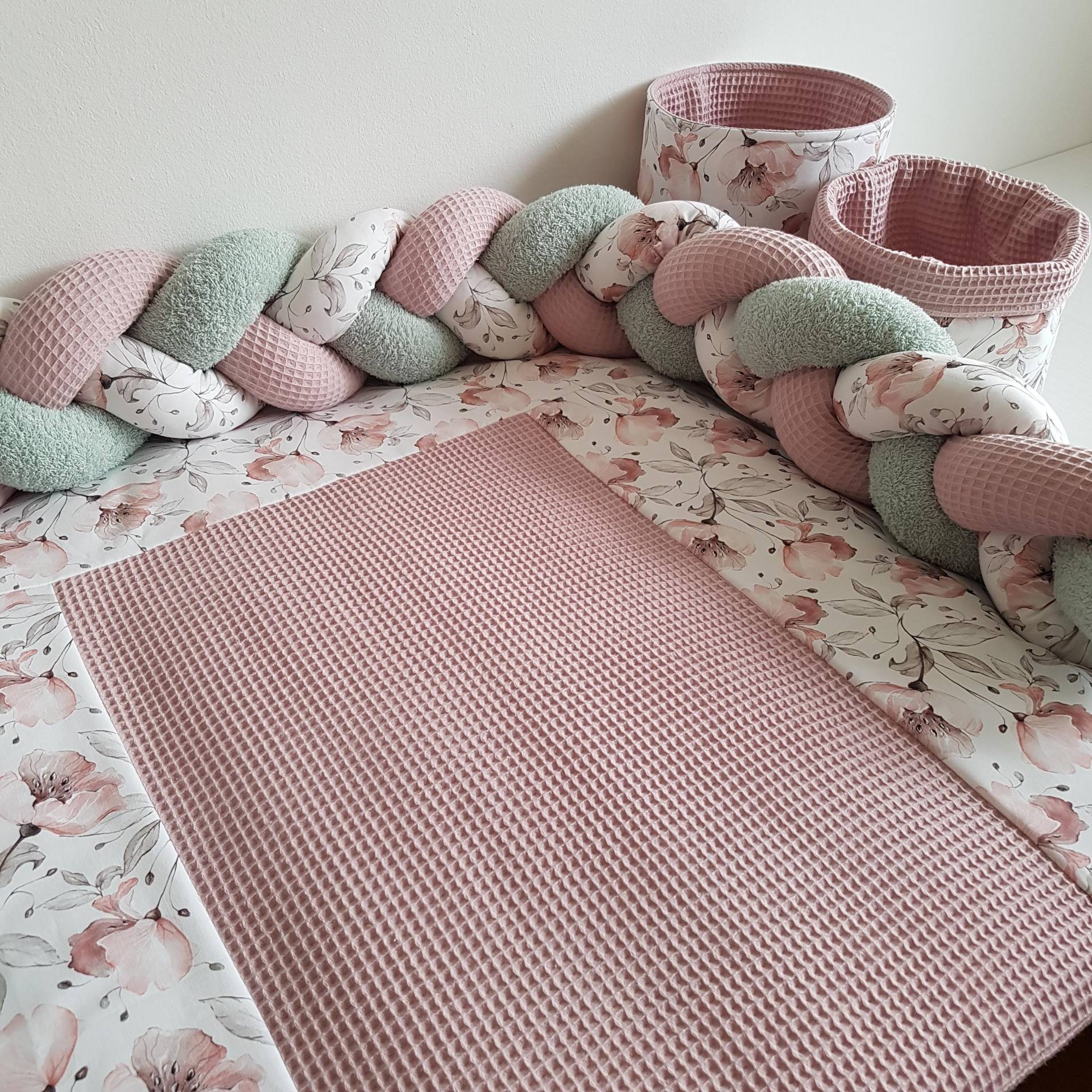 Wickelauflage Set Blumen Bezug Wickelunterlage Wickelauflagenbezug Rosa Magnolien Wickelauflage Set Blumen Bezug Wickelunterlage Wickelauflagenbezug Rosa Magnolien von pankinbed