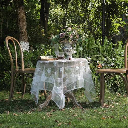 patdrea Elegante Designer-Tischdecke für quadratische Tische, Vintage-Tüll, französisch, romantisch, gestrickt, bestickt, Overlay-Tischdecken, Dekoration für Küche, Hochzeit, Bankett, 160 x 160 cm patdrea Elegante Designer-Tischdecke für quadratische Tische, Vintage-Tüll, französisch, romantisch, gestrickt, bestickt, Overlay-Tischdecken, Dekoration für Küche, Hochzeit, Bankett, 160 x 160 cm von patdrea