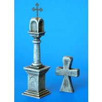 Steinläule mit Friedensangebot Kreuz Steinläule mit Friedensangebot Kreuz von plusmodel