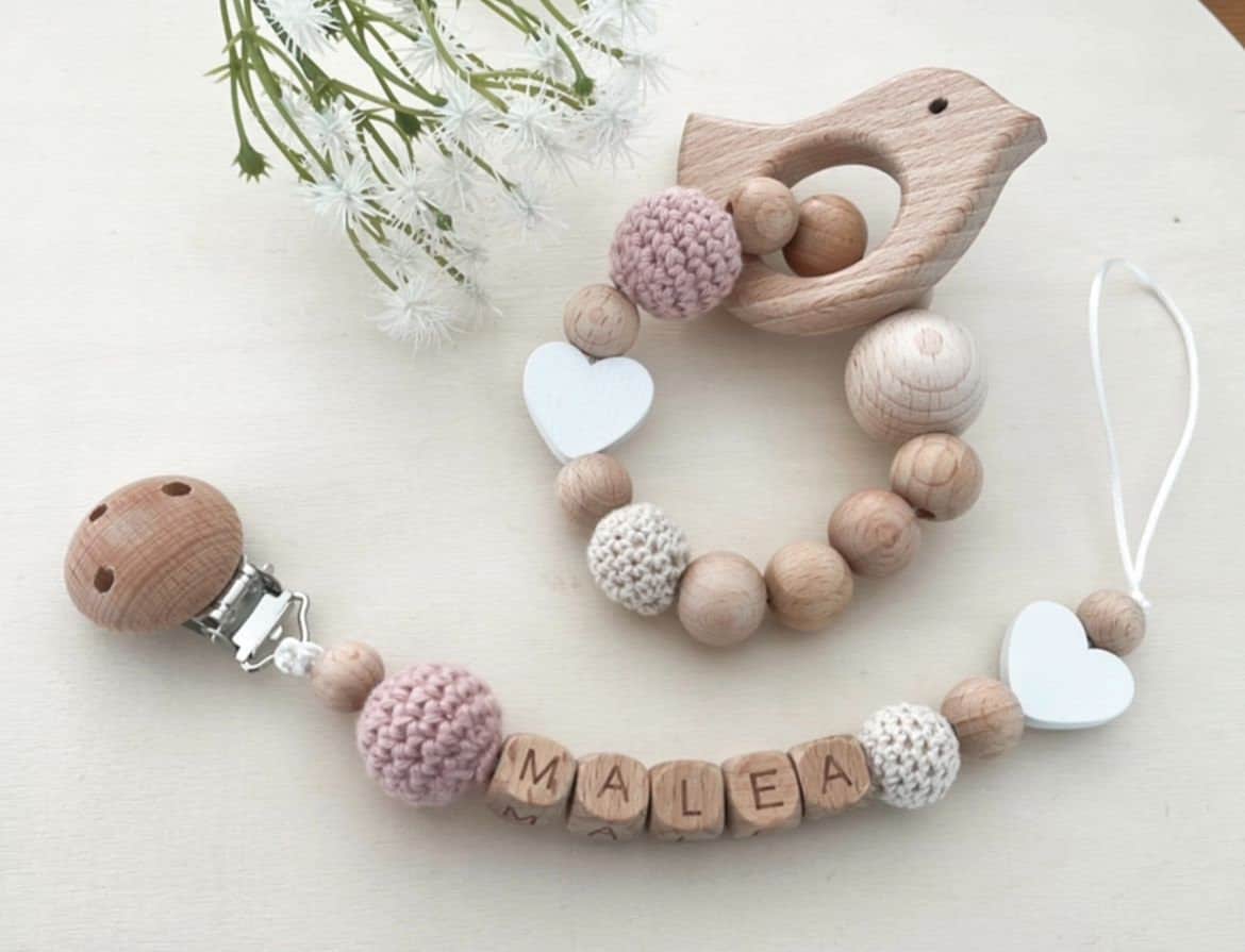 Geschenkset| Schnullerkette Mit Name Und Weißem Herz Oder Wolke| Greifling Name, Wolke Geschenkset| Schnullerkette Mit Name Und Weißem Herz Oder Wolke| Greifling Name, Wolke von prettylittleJeMa