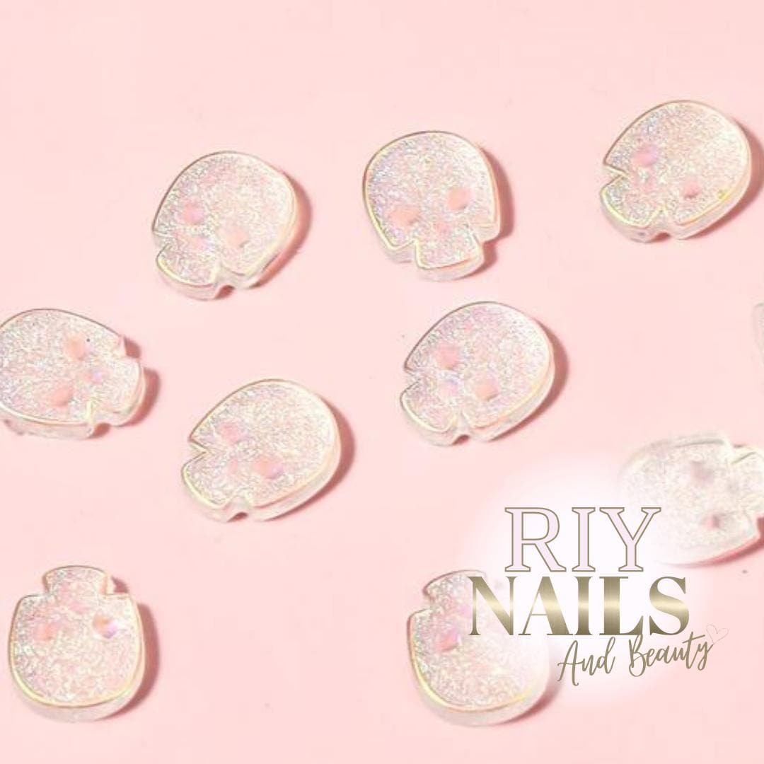 5 Stück Glittery Skull Nail Art Charms Riynails von riynails