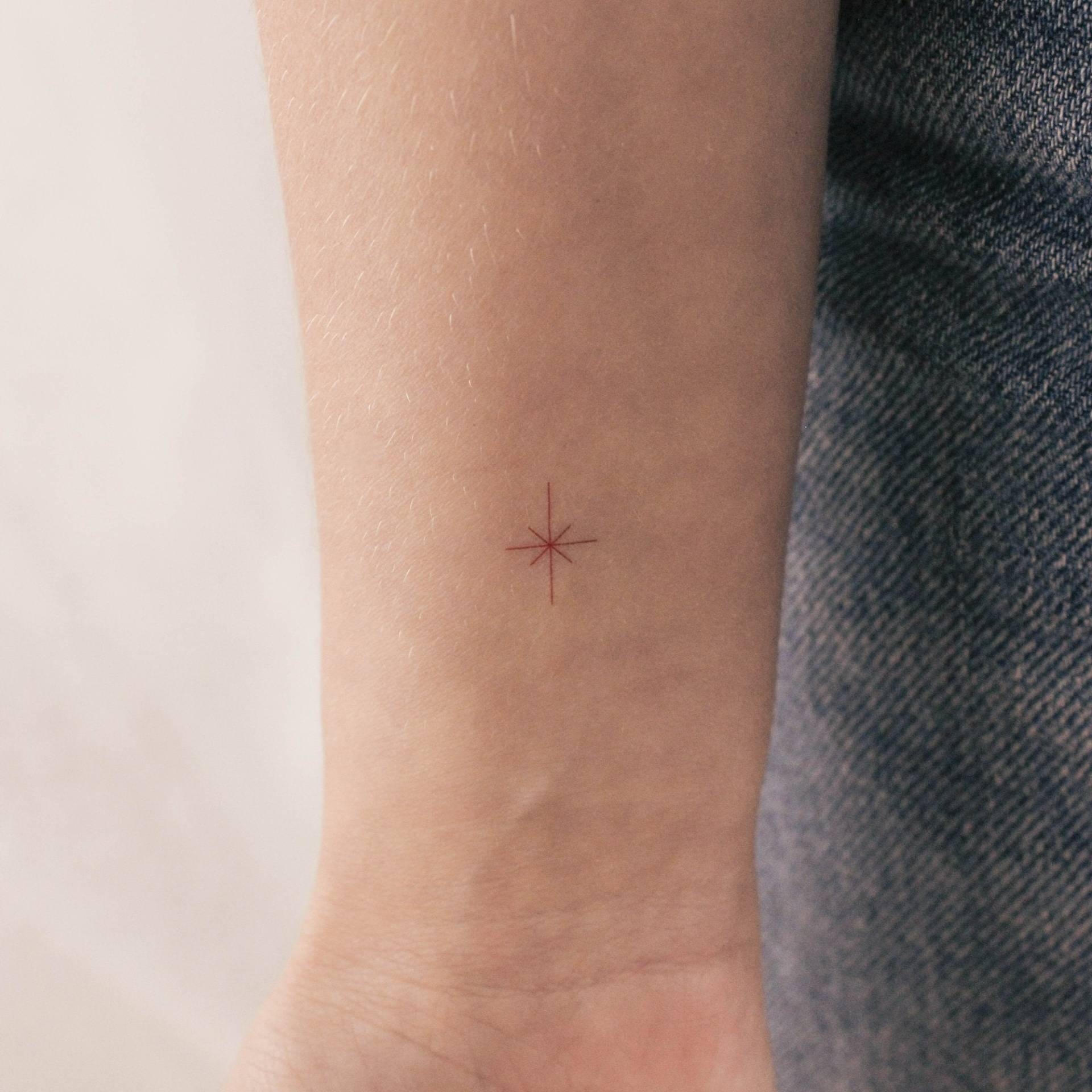 Roter Nordstern Temporäres Tattoo Von Jakenowicz | 3Er Set Roter Nordstern Temporäres Tattoo Von Jakenowicz | 3Er Set von smalltattoos