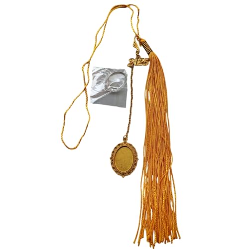 Gedenkmütze, Quasten, Ornament, symbolisiert Abschluss des Studiums und der neuen Reise Gedenkmütze, Quasten, Ornament, symbolisiert Abschluss des Studiums und der neuen Reise von sodeber