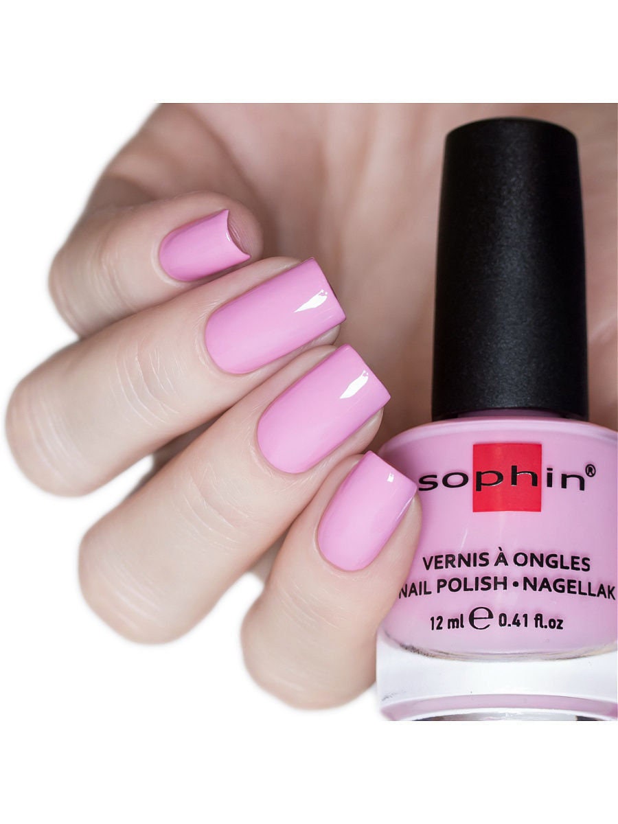 Cooler Pinker Nagellack. Sophin 0055. Pastell Cremefarbene Maniküre. Vegane Kosmetik. Natürliche Nägel. Ultra Glanzfinish von sophincosmetics