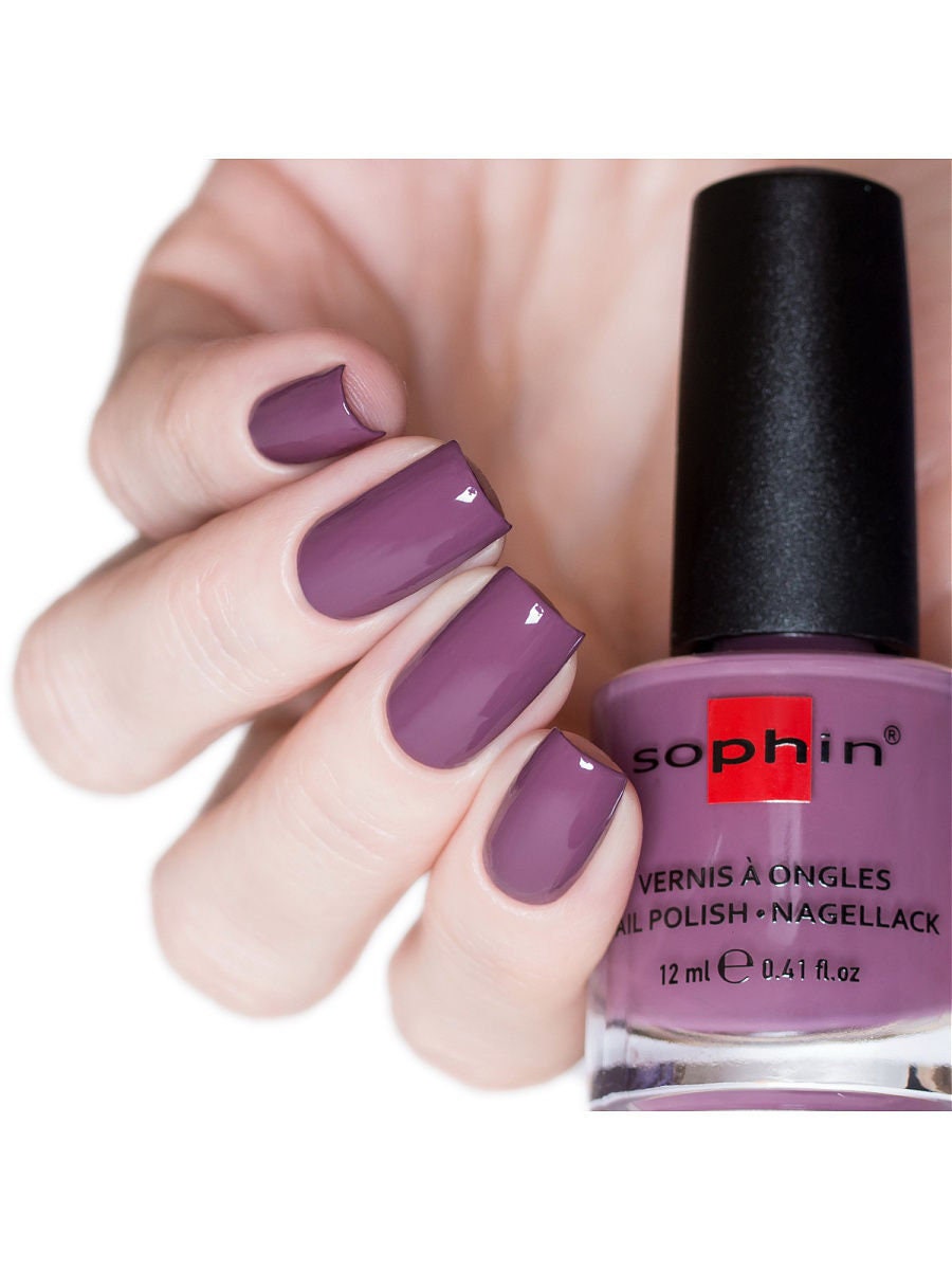 Flieder-Pflaume Nagellack Mit Gel-Effekt. Sophin 0309. Dusty Lilaton. Anspruchsvolle Maniküre. Naturnägel. Glänzendes Finish. Für Jeden Anlass Flieder-Pflaume Nagellack Mit Gel-Effekt. Sophin 0309. Dusty Lilaton. Anspruchsvolle Maniküre. Naturnägel. Glänzendes Finish. Für Jeden Anlass von sophincosmetics