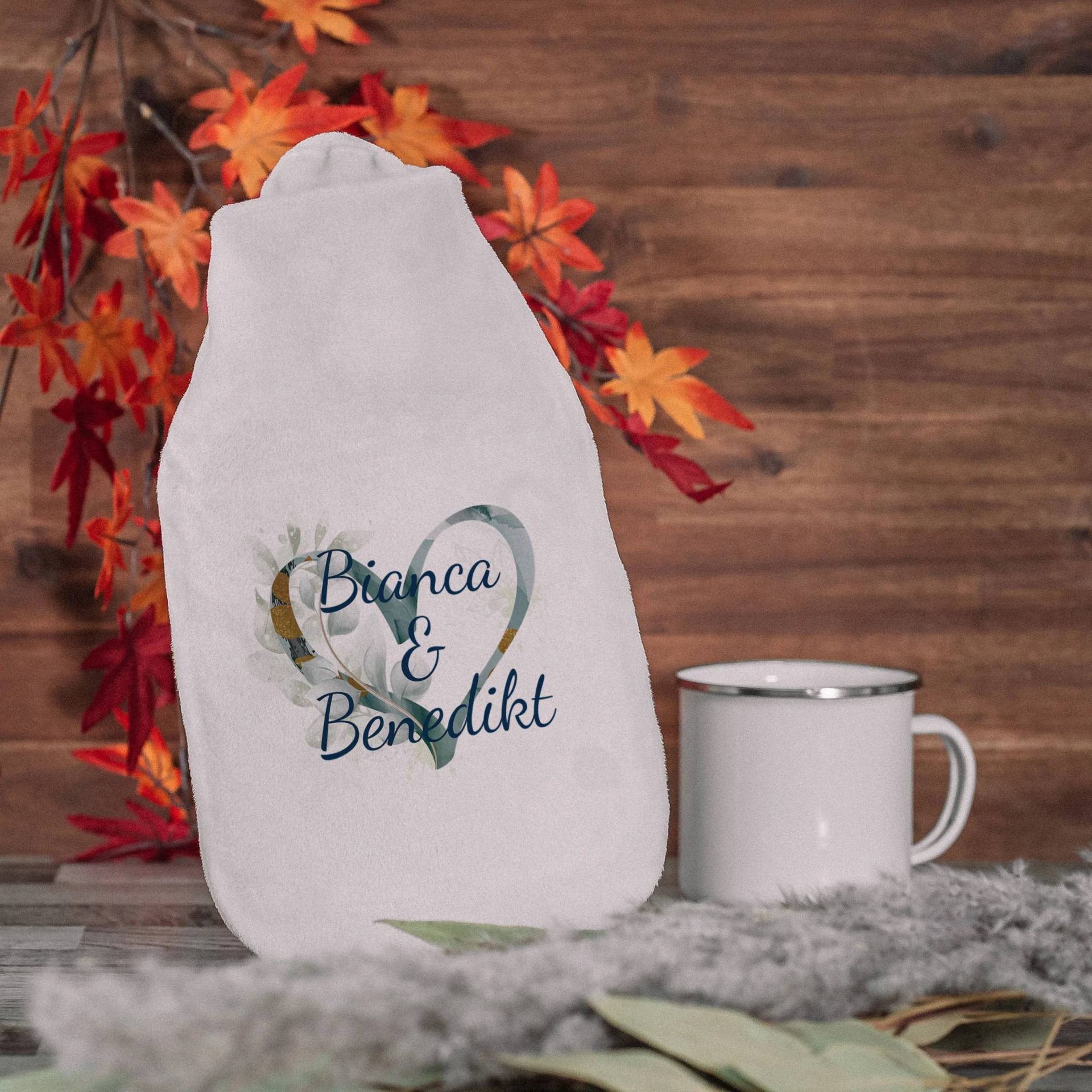 Wärmflasche Mit Personalisierten Bezug - Motiv Herz Rot Oder Grün | 800 Ml Wärmflasche Mit Personalisierten Bezug - Motiv Herz Rot Oder Grün | 800 Ml von stempelfabrikde