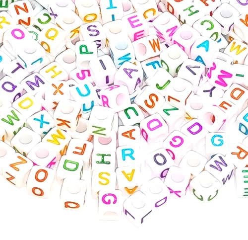 taffbeads 100 Stück 6 mm Würfel weiß + bunte A-Z Einzelbuchstaben Acryl Alphabet Perlen für DIY Handwerk oder Schmuckherstellung (gemischte Buchstaben) von taffbeads