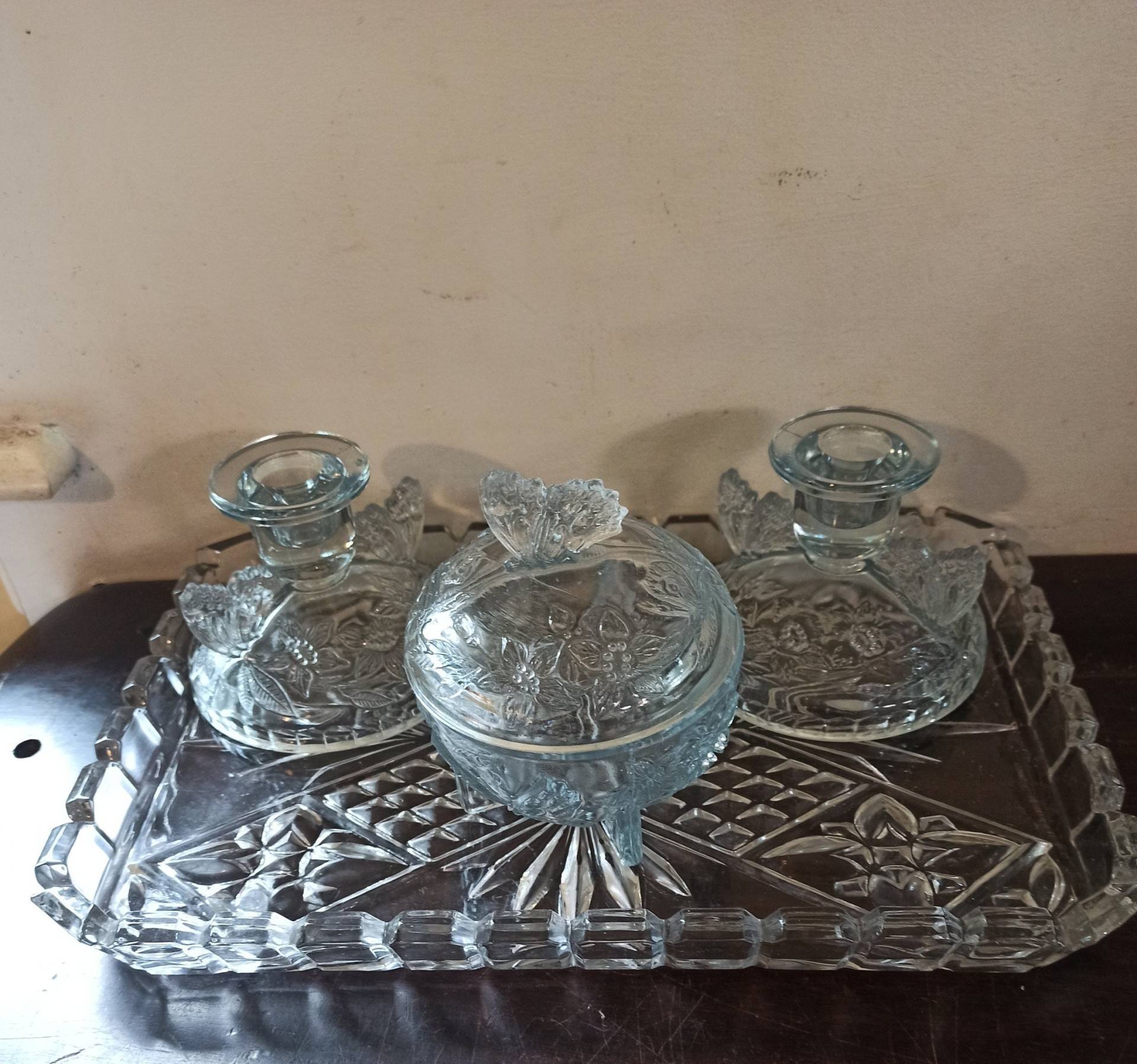 Vintage Glas 4 Teiliges Waschtisch Set. Jugendstil Vintage Glas 4 Teiliges Waschtisch Set. Jugendstil von thebricabracboutique