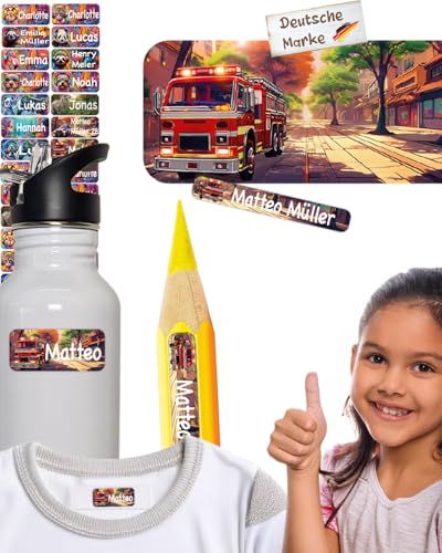 tjapalo® 100 Stück süße Namensaufkleber Kinder Feuerwehr Kleidung & Stifte & Gegenstände Namensschilder für Kleidung Spül/und Waschmaschinenfest namensetiketten Kinder Kindergarten & Schule (AF14) von tjapalo