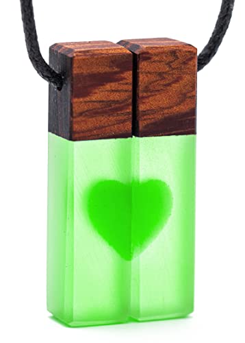 Herz Pärchen Ketten grün - Handgemachter Schmuck aus Holz und Epoxidharz (Resin) für Freunde und Pärchen - Halskette, Schlüsselanhänger oder Auto- Anhänger 3in1 DIY Schmuck von treeforce