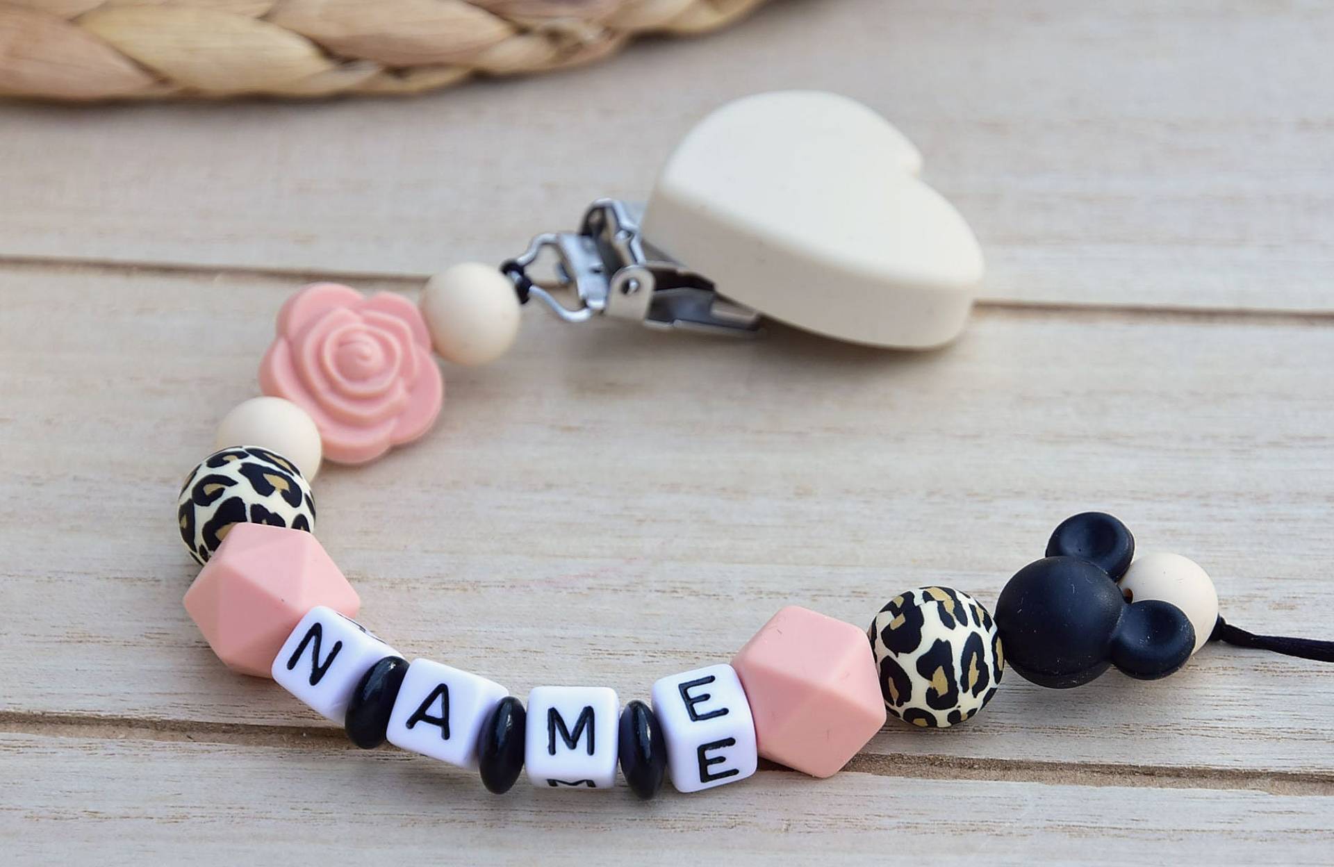 Silikon Leo Schnullerkette Minnie Mouse Peach Beige Natur Baby Leopard Zahnen Geschenk Geburt Taufe Mädchen Maus Silikon Leo Schnullerkette Minnie Mouse Peach Beige Natur Baby Leopard Zahnen Geschenk Geburt Taufe Mädchen Maus von tweetybabyshop24