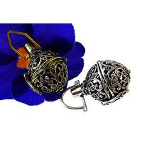 Filigraner Anhänger Dose 27x20mm Medaillon Metall zum Öffnen schließbar, neu Filigraner Anhänger Dose 27x20mm Medaillon Metall zum Öffnen schließbar, neu von vendor-unknown