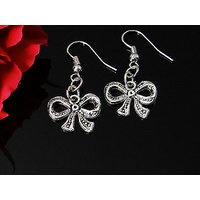 Wunderschöne Ohrringe Schleife Ohrhänger Ohrschmuck silberfarben, neu Wunderschöne Ohrringe Schleife Ohrhänger Ohrschmuck silberfarben, neu von vendor-unknown